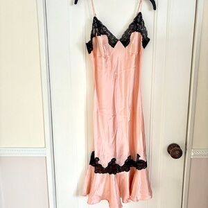 VICTORIA SECRET VINTAGE 100% SILK PINK BABY DOLL/SLIP DRESS WITH LACE SIZE S